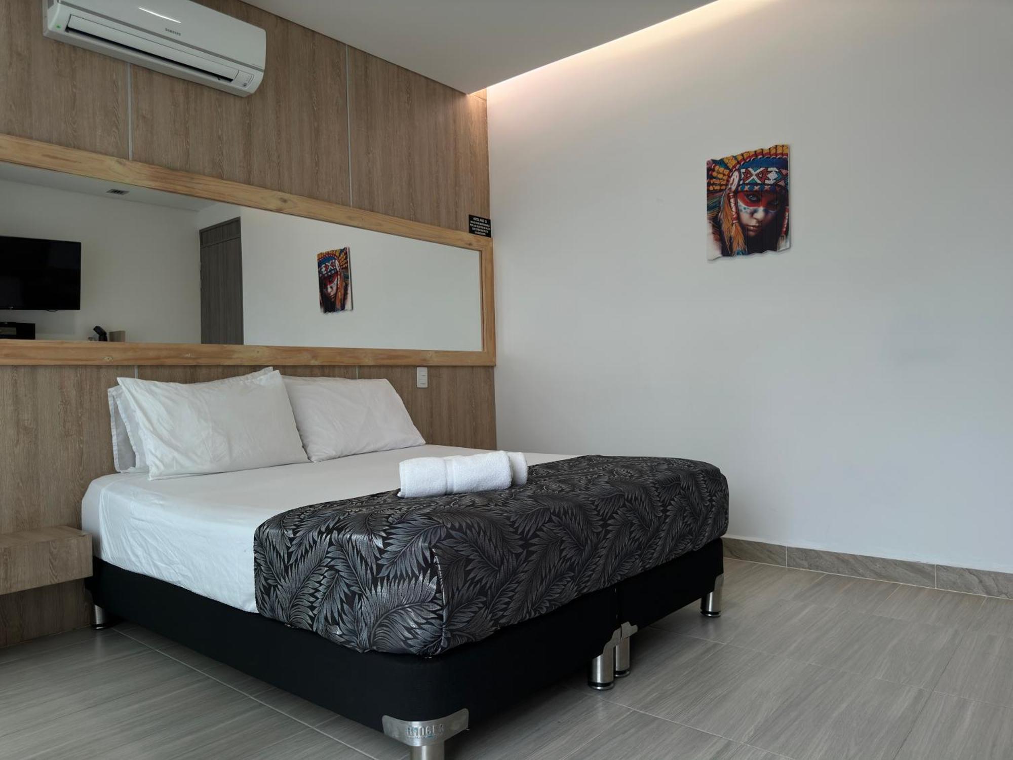 Hotel Piso 12 Bello Luaran gambar