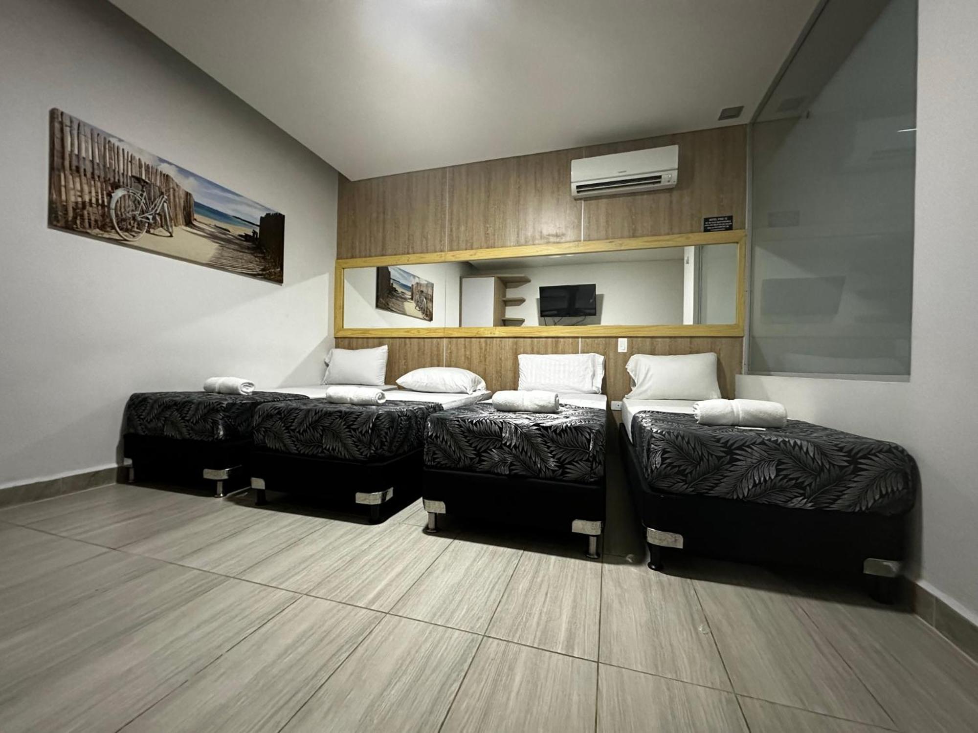 Hotel Piso 12 Bello Luaran gambar