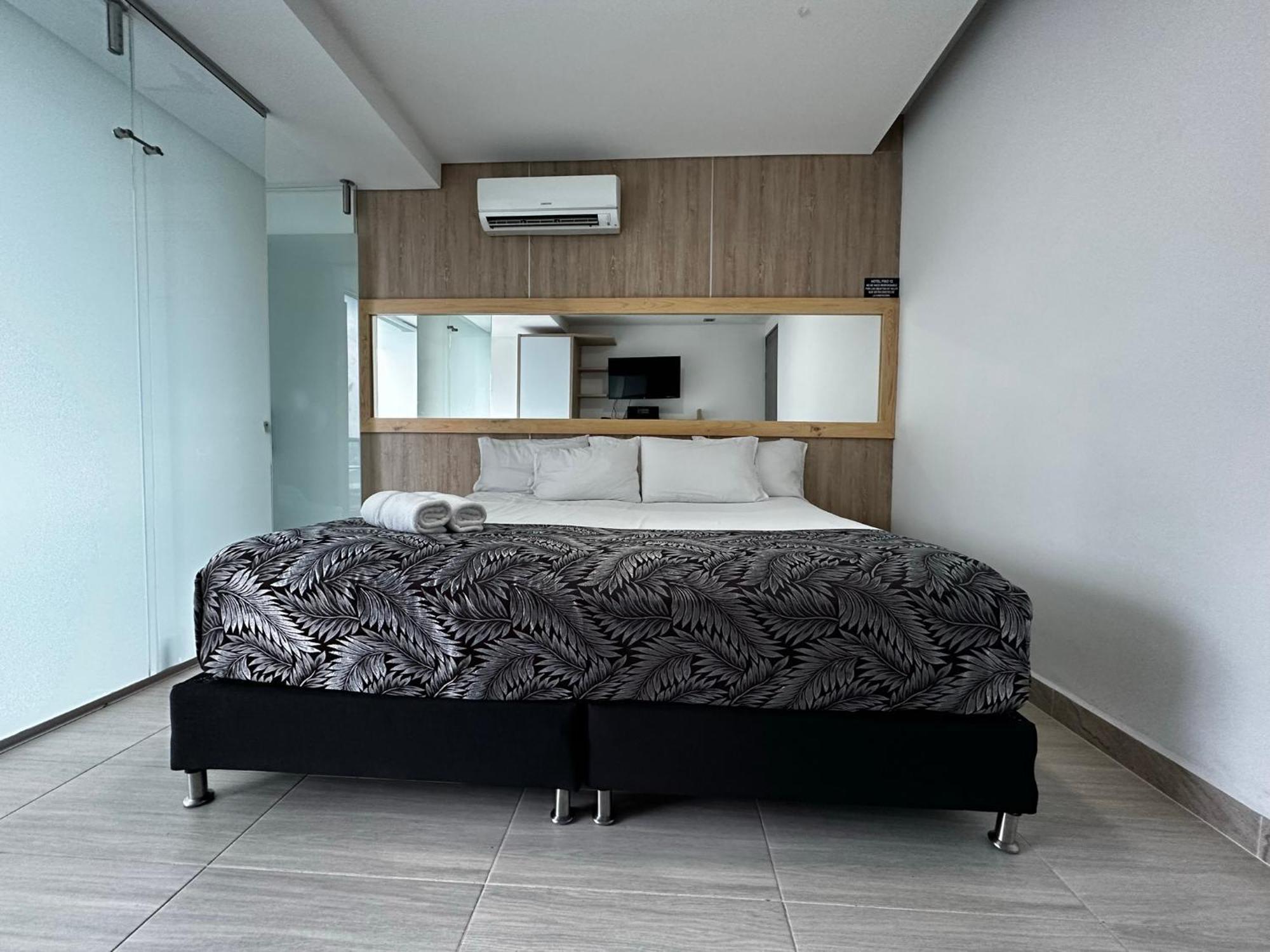 Hotel Piso 12 Bello Luaran gambar