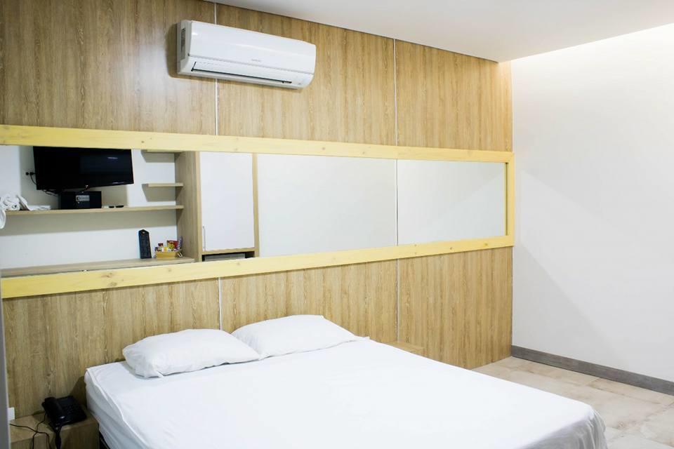 Hotel Piso 12 Bello Luaran gambar